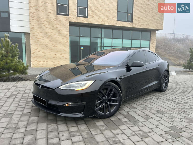 Tesla Model S 2021