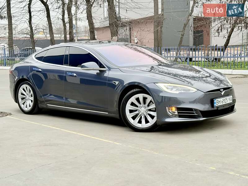 Лифтбек Tesla Model S 2017 в Одессе