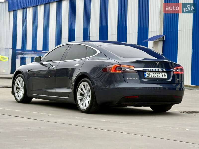 Лифтбек Tesla Model S 2017 в Одессе