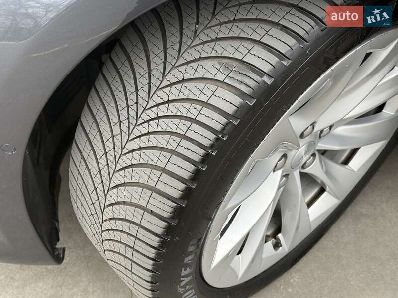 Лифтбек Tesla Model S 2017 в Одессе