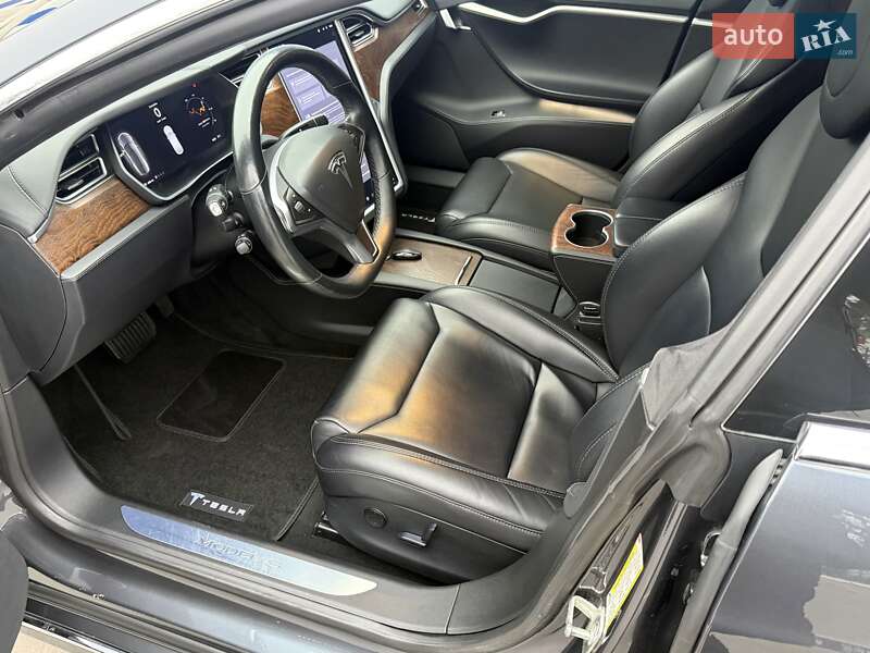 Лифтбек Tesla Model S 2017 в Одессе