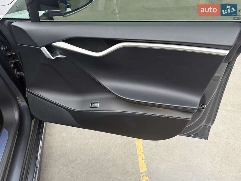 Лифтбек Tesla Model S 2017 в Одессе