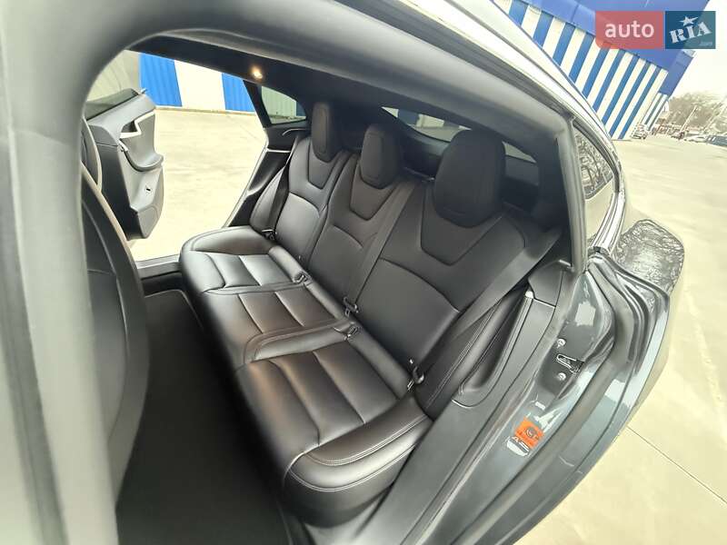 Лифтбек Tesla Model S 2017 в Одессе