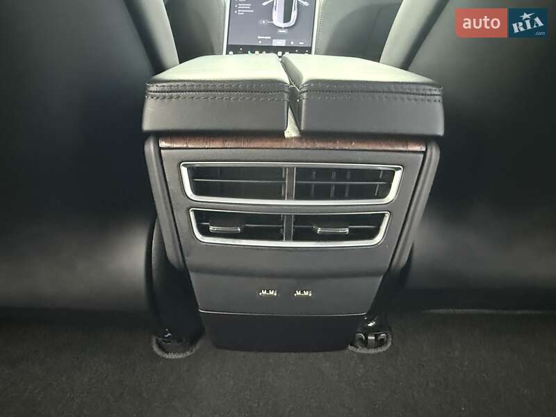 Лифтбек Tesla Model S 2017 в Одессе