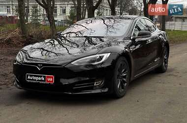 Ліфтбек Tesla Model S 2019 в Києві