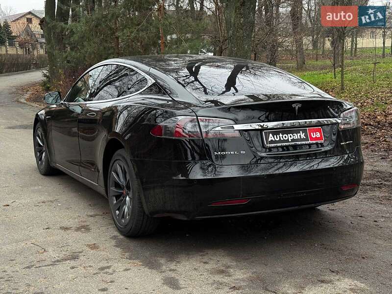 Лифтбек Tesla Model S 2019 в Киеве