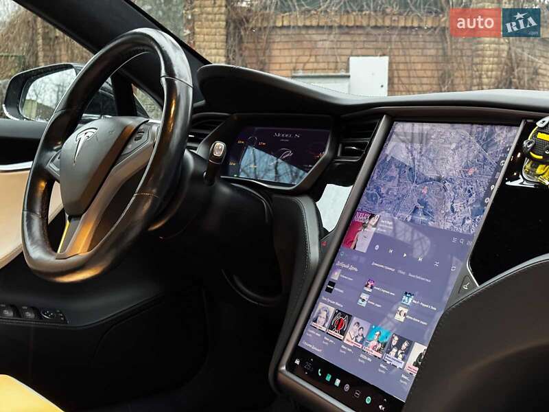 Лифтбек Tesla Model S 2019 в Киеве