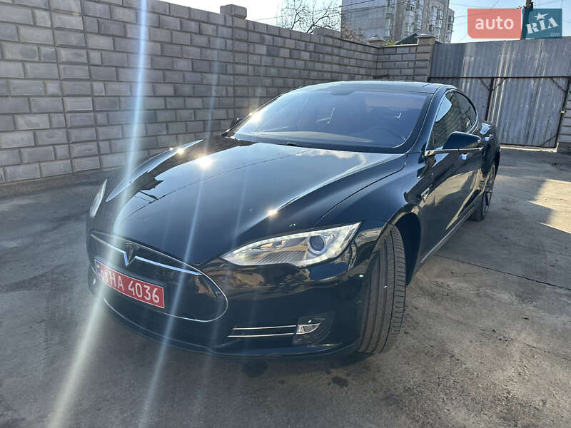 Лифтбек Tesla Model S 2014 в Николаеве