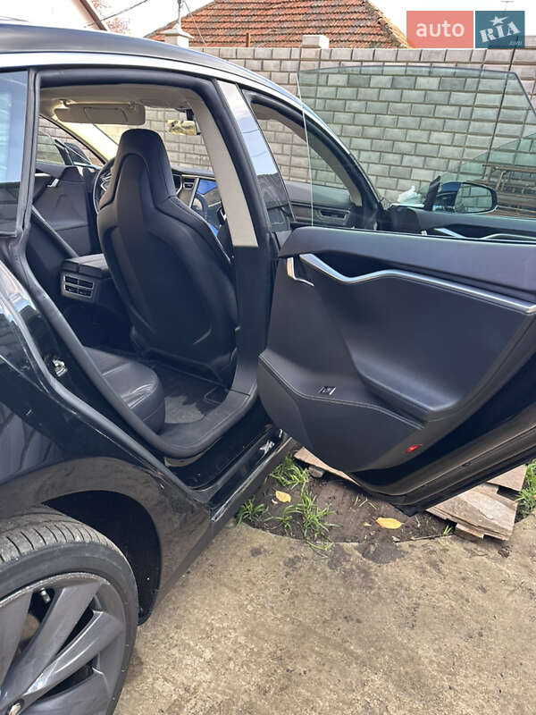 Лифтбек Tesla Model S 2014 в Николаеве