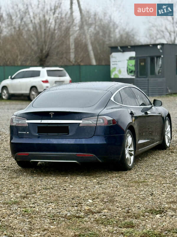 Лифтбек Tesla Model S 2013 в Коломые
