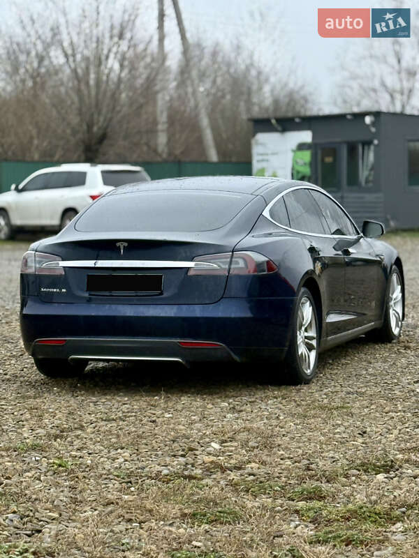 Лифтбек Tesla Model S 2013 в Коломые