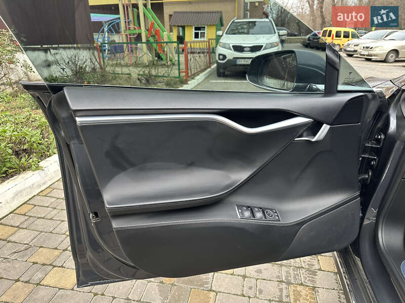 Лифтбек Tesla Model S 2014 в Хмельницком фото 6 Лифтбек Tesla Model S 2014 в Хмельницком