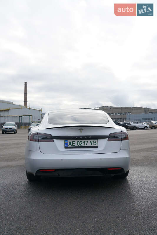 Лифтбек Tesla Model S 2018 в Днепре
