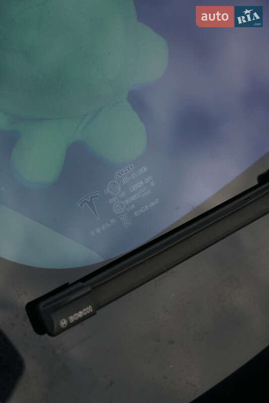 Лифтбек Tesla Model S 2018 в Днепре