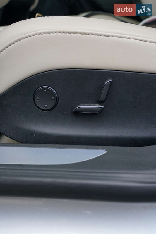 Лифтбек Tesla Model S 2018 в Днепре