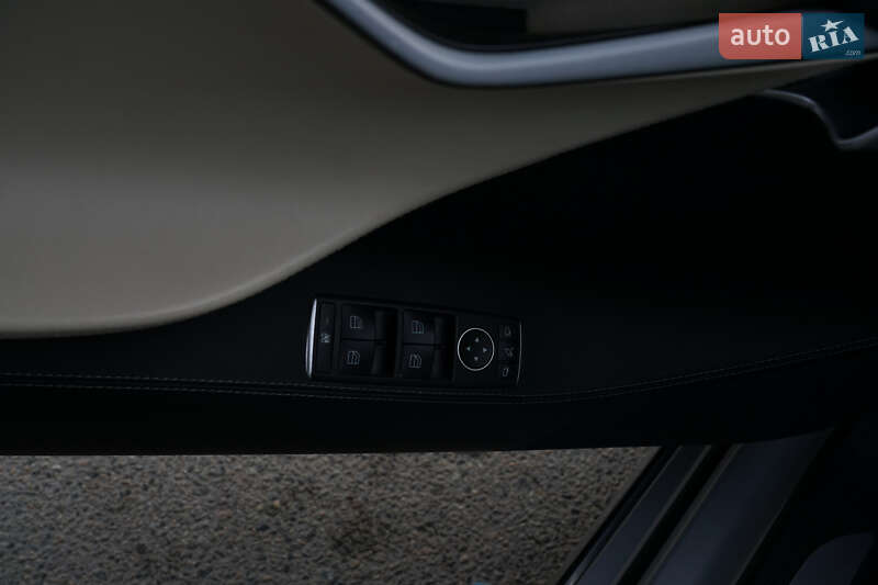 Лифтбек Tesla Model S 2018 в Днепре