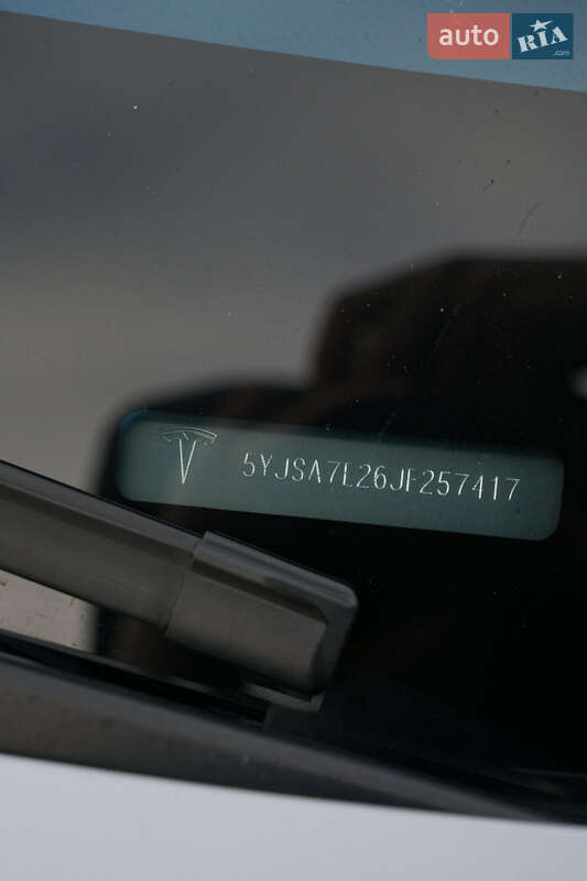 Лифтбек Tesla Model S 2018 в Днепре