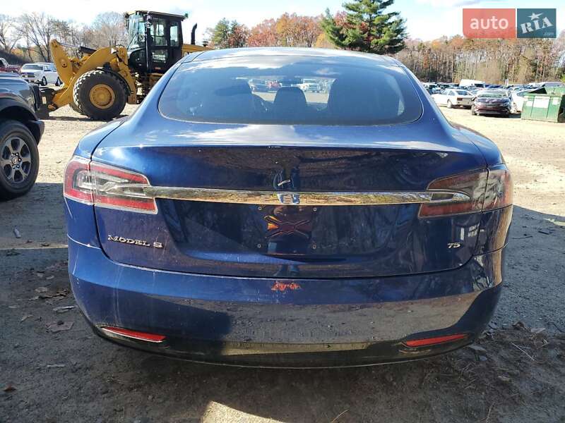 Лифтбек Tesla Model S 2016 в Ивано-Франковске