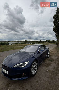 Лифтбек Tesla Model S 2016 в Киеве