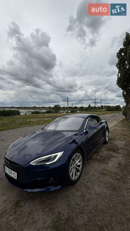 Tesla Model S 2016