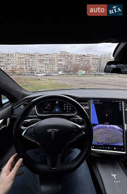 Лифтбек Tesla Model S 2016 в Киеве