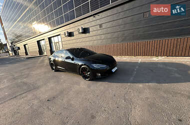 Лифтбек Tesla Model S 2016 в Луцке