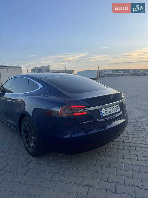 Лифтбек Tesla Model S 2018 в Черновцах