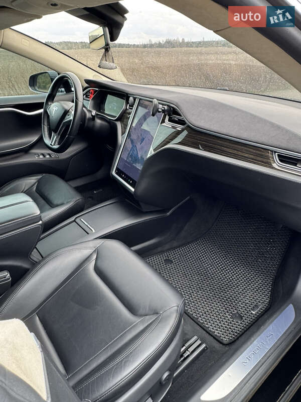 Ліфтбек Tesla Model S 2016 в Бородянці