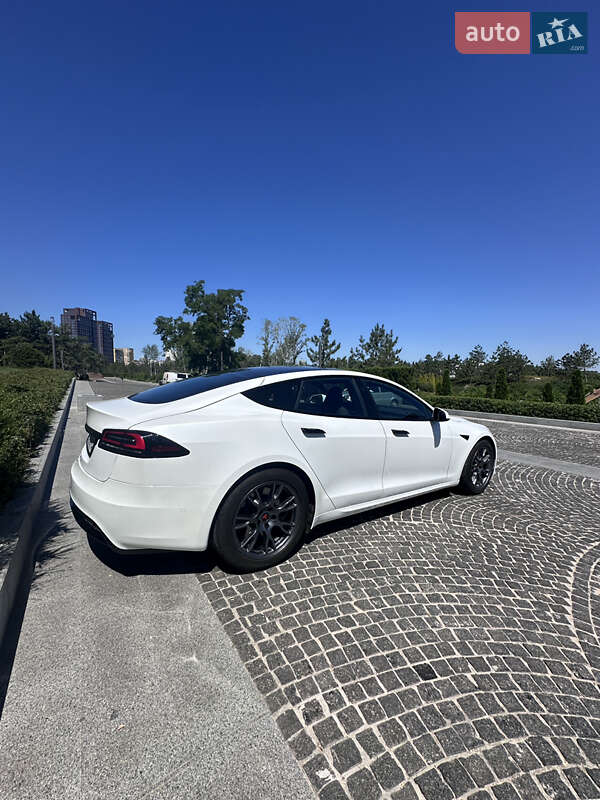 Лифтбек Tesla Model S 2023 в Киеве