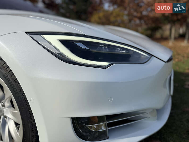 Ліфтбек Tesla Model S 2018 в Чернівцях