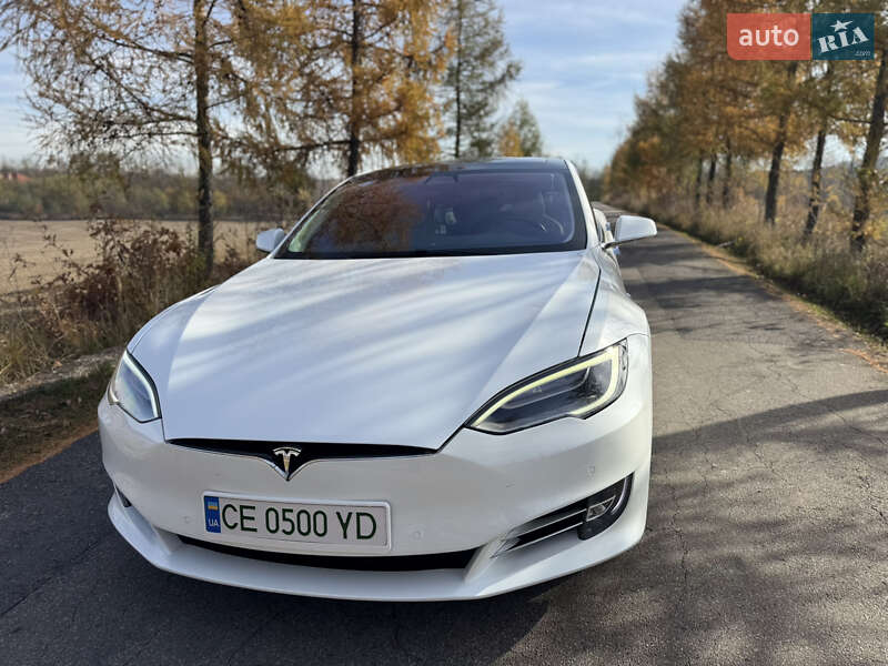 Ліфтбек Tesla Model S 2018 в Чернівцях