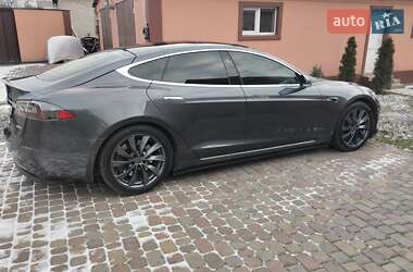Лифтбек Tesla Model S 2018 в Павлограде