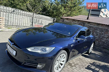 Лифтбек Tesla Model S 2015 в Львове