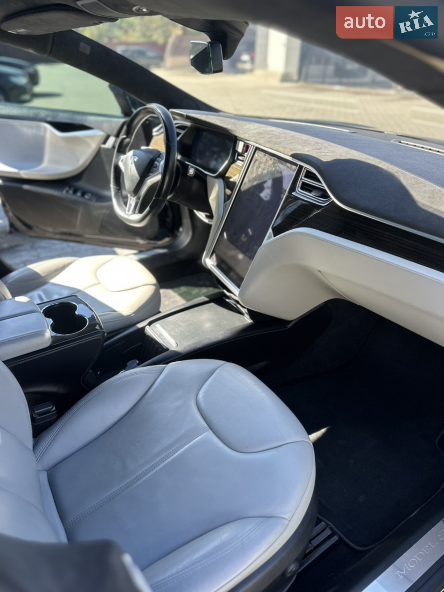 2015 Tesla Model S - мініатюра 19