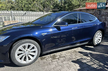 Лифтбек Tesla Model S 2015 в Львове