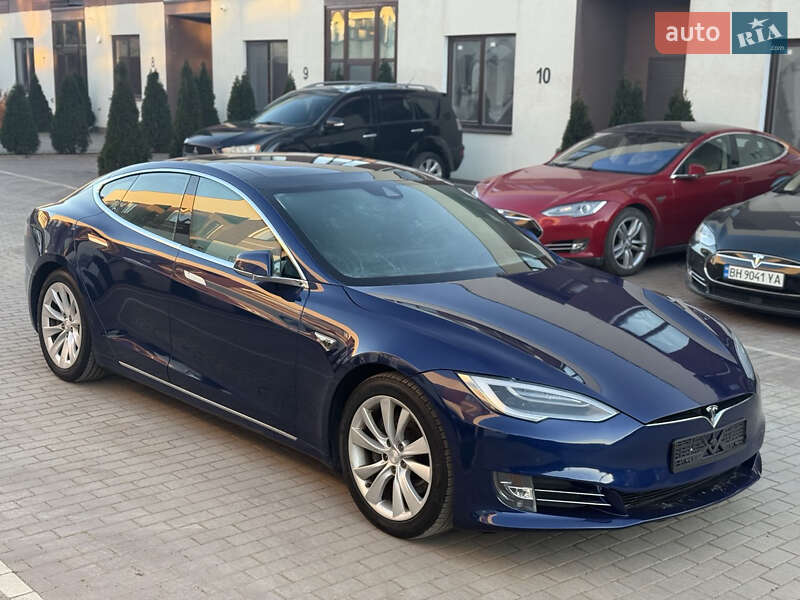 Ліфтбек Tesla Model S 2016 в Одесі
