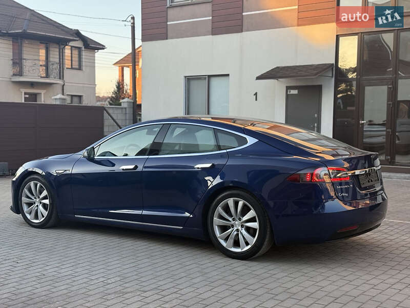 Ліфтбек Tesla Model S 2016 в Одесі