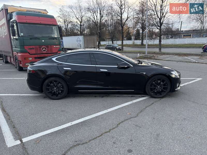 Лифтбек Tesla Model S 2020 в Львове