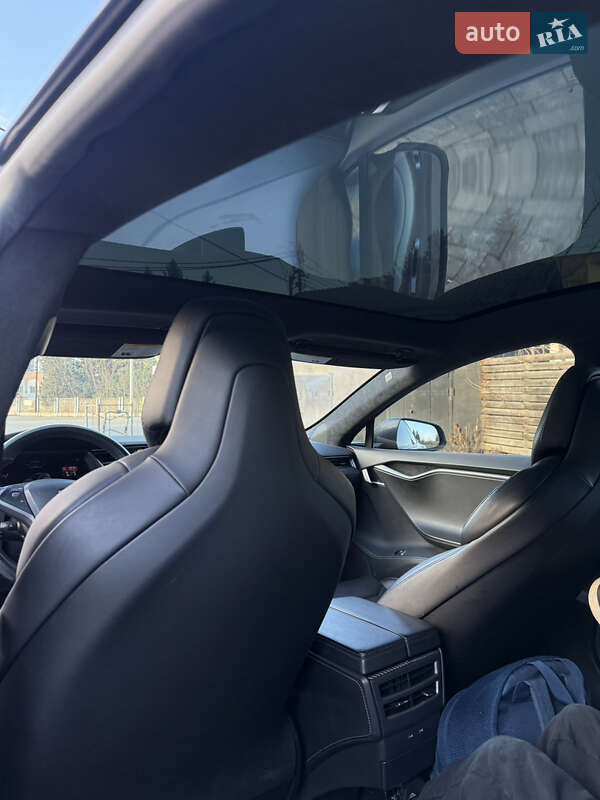 Ліфтбек Tesla Model S 2019 в Тячеві