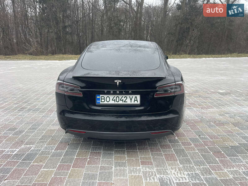 Ліфтбек Tesla Model S 2015 в Тернополі
