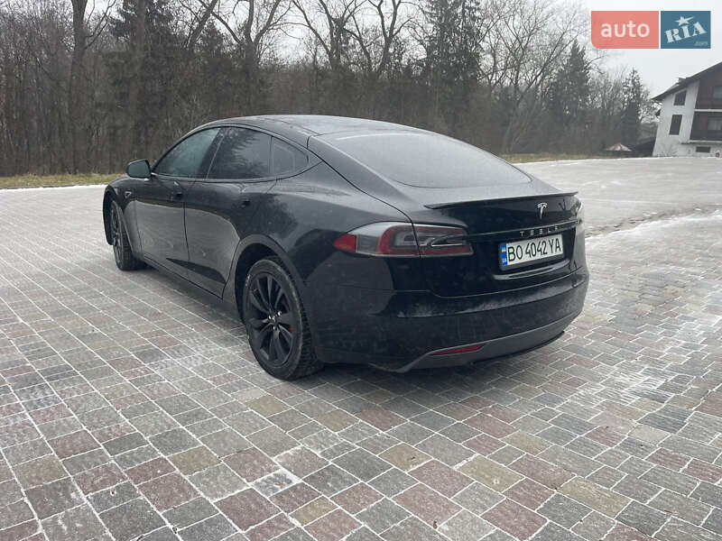 Ліфтбек Tesla Model S 2015 в Тернополі