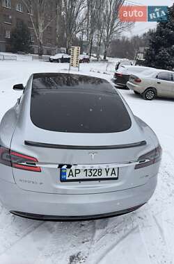 Лифтбек Tesla Model S 2017 в Запорожье
