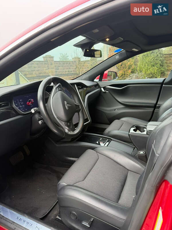 Лифтбек Tesla Model S 2018 в Тернополе