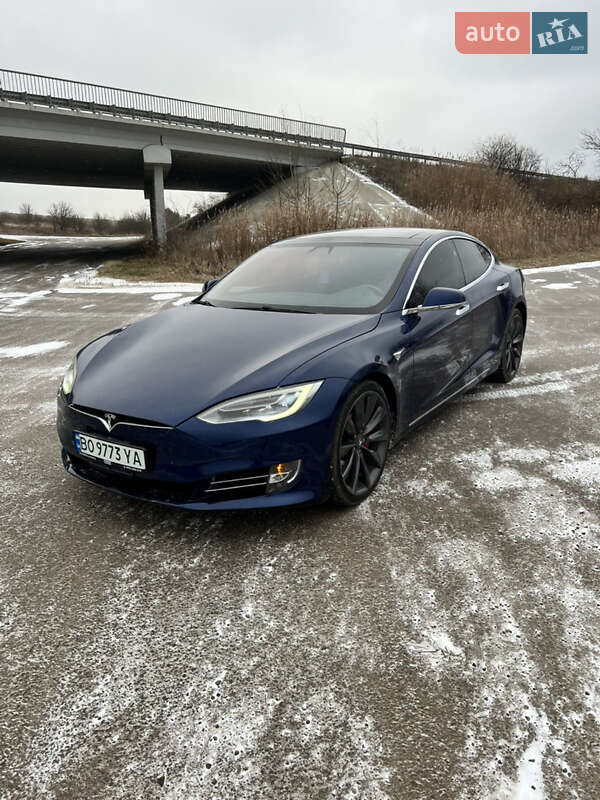 Ліфтбек Tesla Model S 2016 в Тернополі