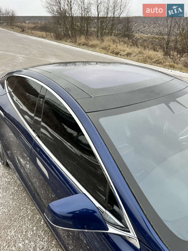 Ліфтбек Tesla Model S 2016 в Тернополі