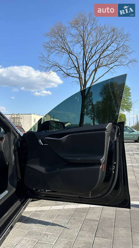 Ліфтбек Tesla Model S 2018 в Вінниці