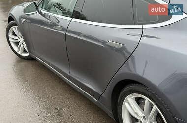 Лифтбек Tesla Model S 2015 в Ровно