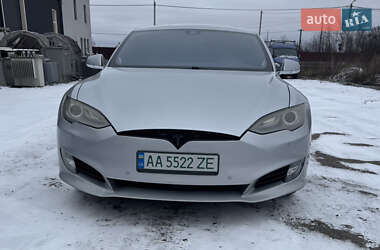 Лифтбек Tesla Model S 2015 в Киеве