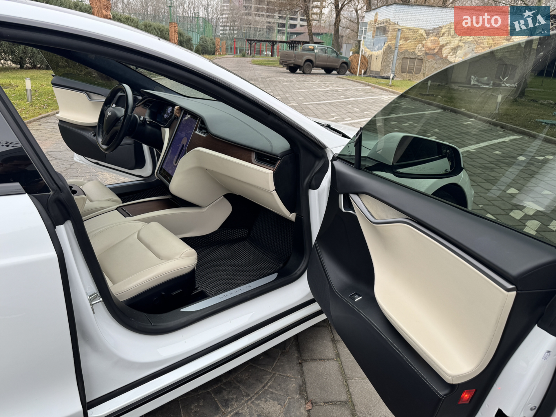 2020 Tesla Model S - мініатюра 16