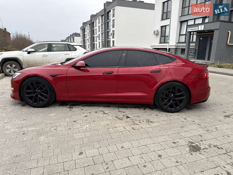 Лифтбек Tesla Model S 2021 в Львове